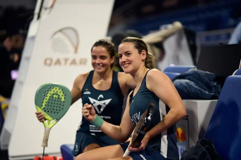 Quante coppie stanno in quattro campi da padel in una giornata